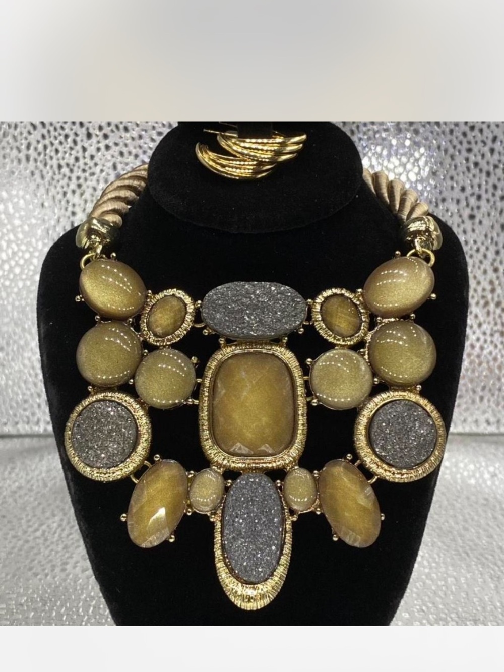 ^^^ Statement  *** Gold / Silver  Gray  *** Crystal Necklace / Earrings ***